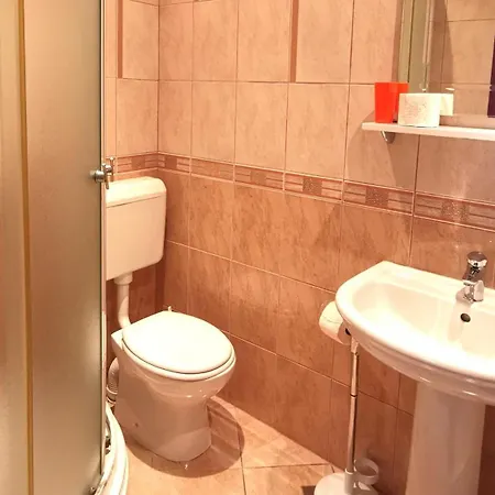 Jure Apartment *