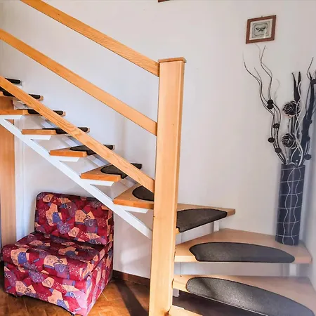 Jure Apartment Makarska